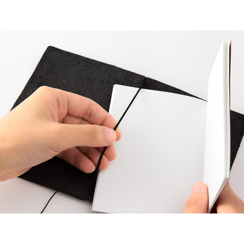 TRAVELER'S Notebook (Passport Size) Black
