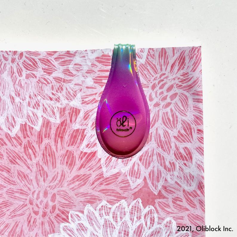 Large "Winterberry Pie" Iridescent Magnetic OliClip