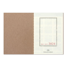 Load image into Gallery viewer, TRAVELER&#39;S notebook Passport Size Refill 2024 Weekly
