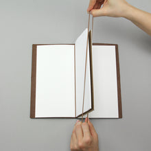 Load image into Gallery viewer, TRAVELER&#39;S notebook Refill Connecting Rubber Band 021
