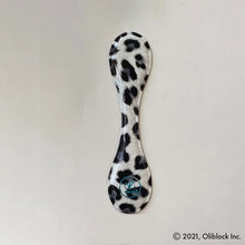 Load image into Gallery viewer, Large Amur Leopard Magnetic OliClip
